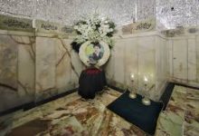 پیکر شهید رئیسی در حرم امام رضا آرام گرفت